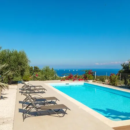 Βίλα Mongonissi House