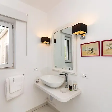 Mongonissi House Porto Ozias